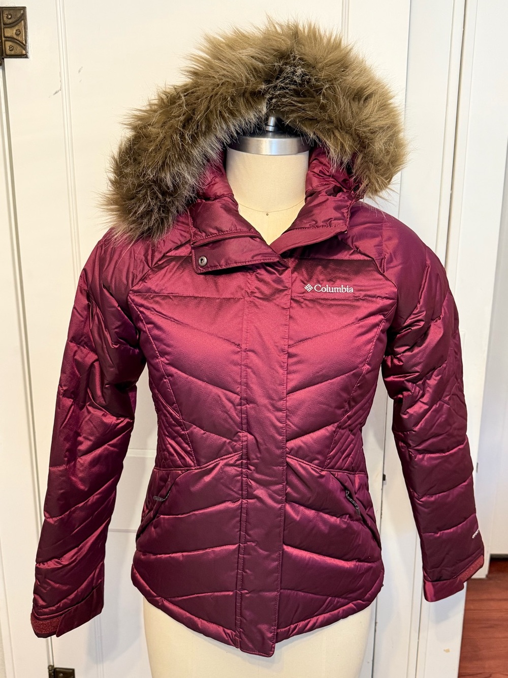 Columbia Women's Burgundy Faux Fur Hooded Puffer Jacket- Omni Heat